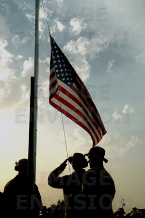 soldiers_saluting_the_american_flag.jpg